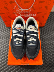 Nike LD Waffle SF Sacai Fragment d’occasion, coloris bleu, matériaux mesh, suede et cuir superposé, sneaker en bon état général.