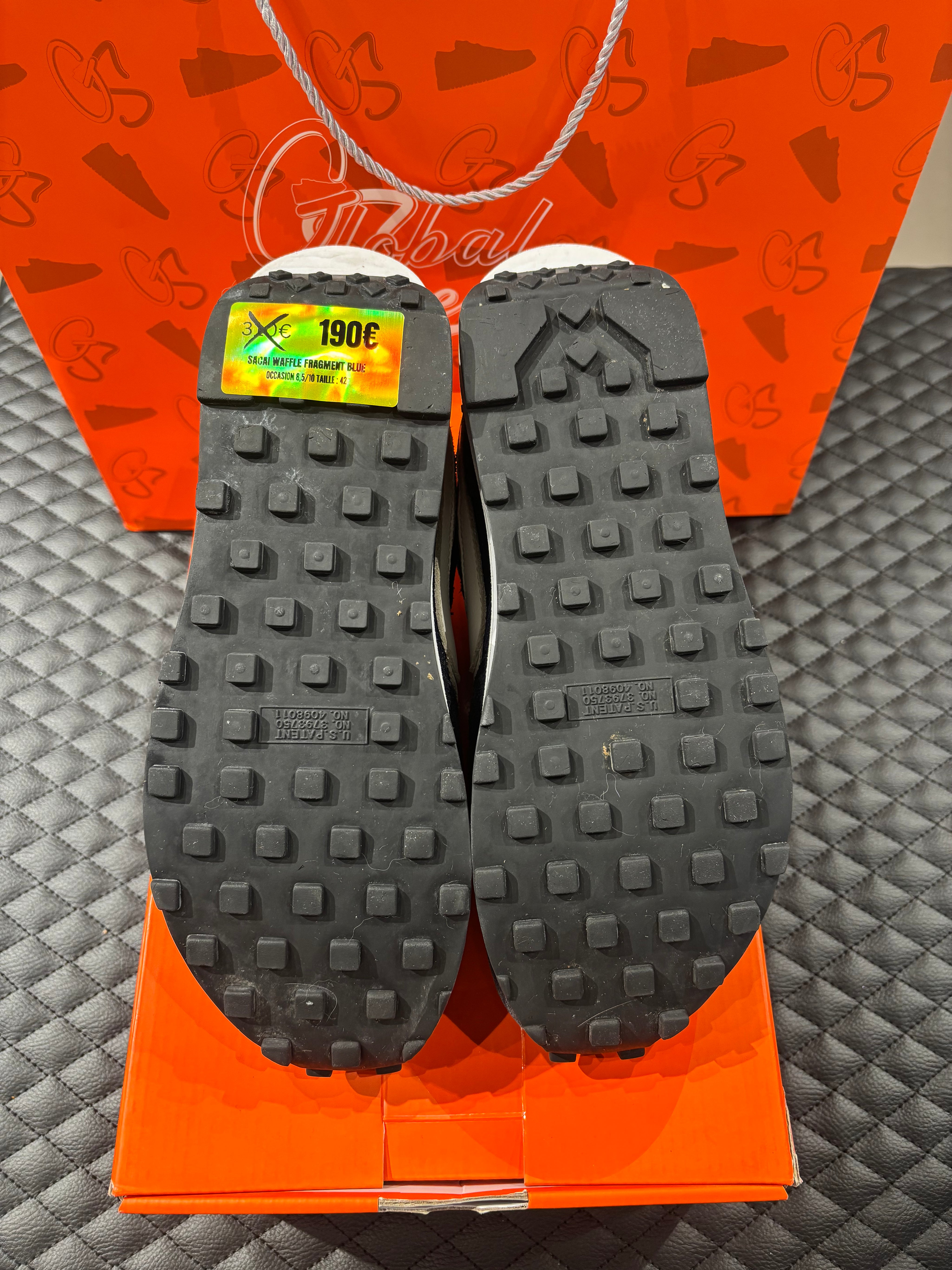 Nike LD Waffle SF Sacai Fragment d’occasion, coloris bleu, matériaux mesh, suede et cuir superposé, sneaker en bon état général.