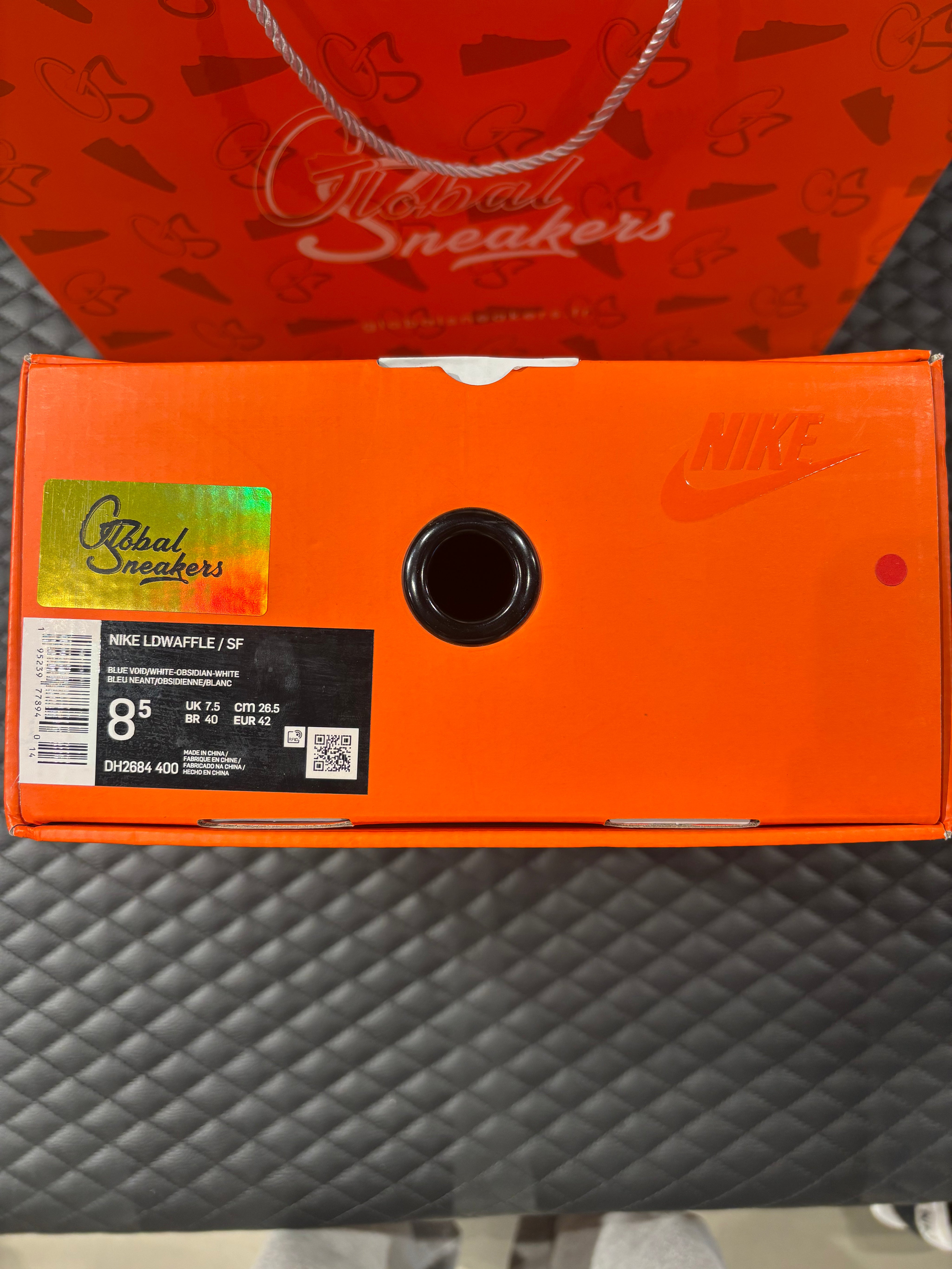 Nike LD Waffle SF Sacai Fragment d’occasion, coloris bleu, matériaux mesh, suede et cuir superposé, sneaker en bon état général.