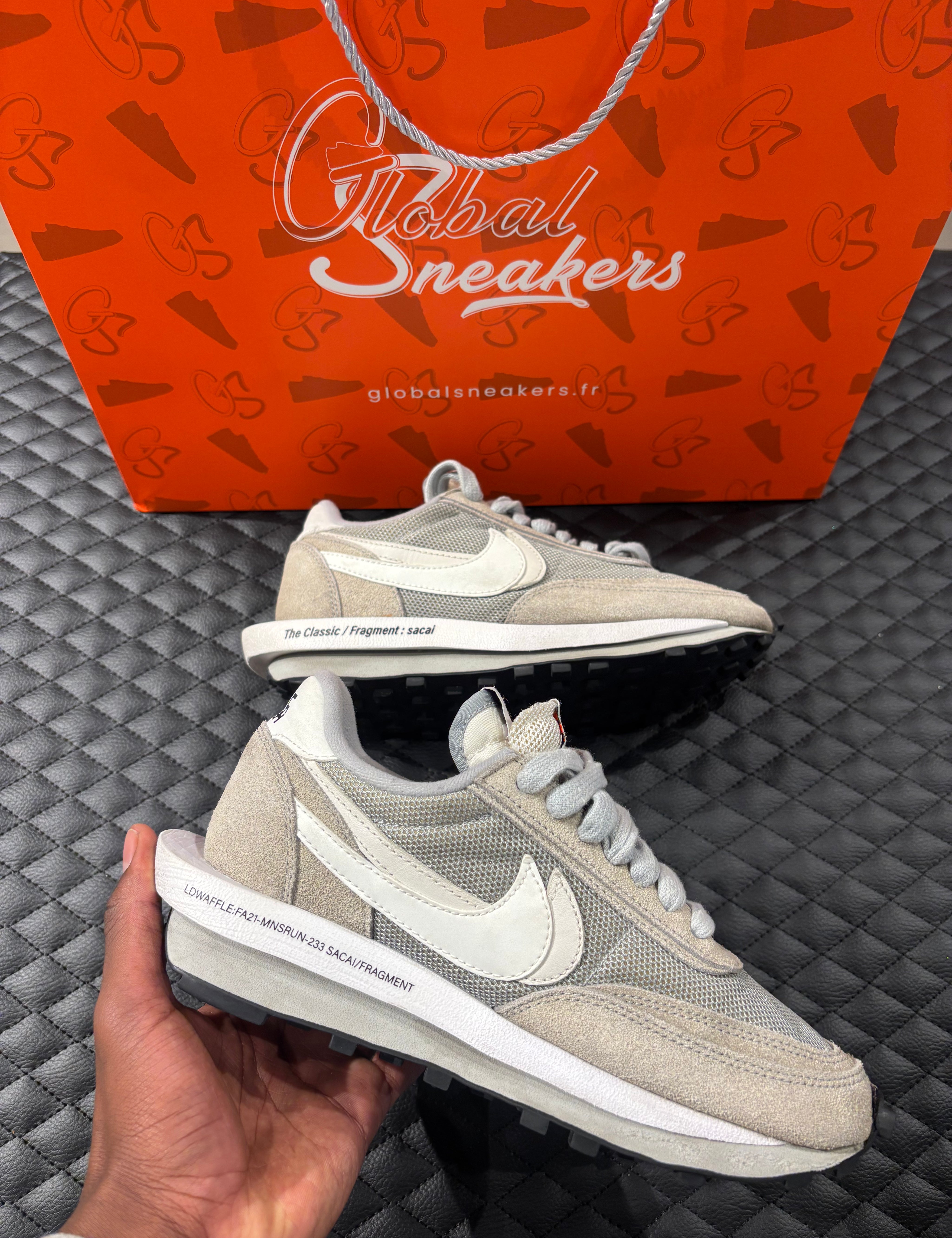 10, mesh, suede et cuir superposé, sneaker sans boîte.