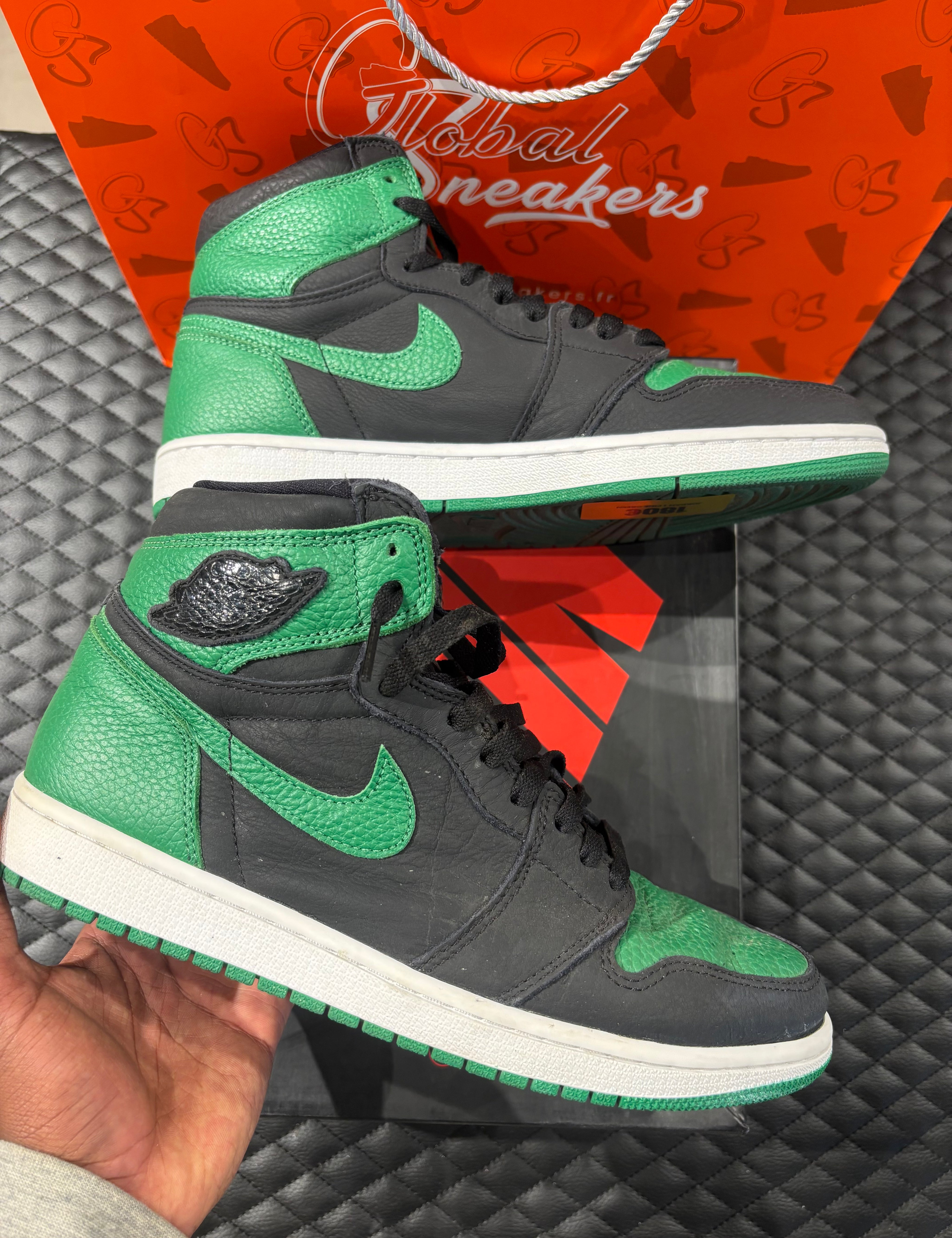 10, cuir vert pin et noir, silhouette haute classique, sneaker avec boîte.