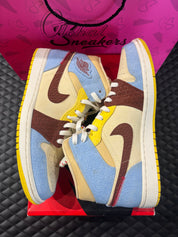 Jordan 1 Mid SE Fearless Maison Château Rouge d’occasion en état 9,9/10, cuir multicolore premium, détails artisanaux, sneaker avec boîte.