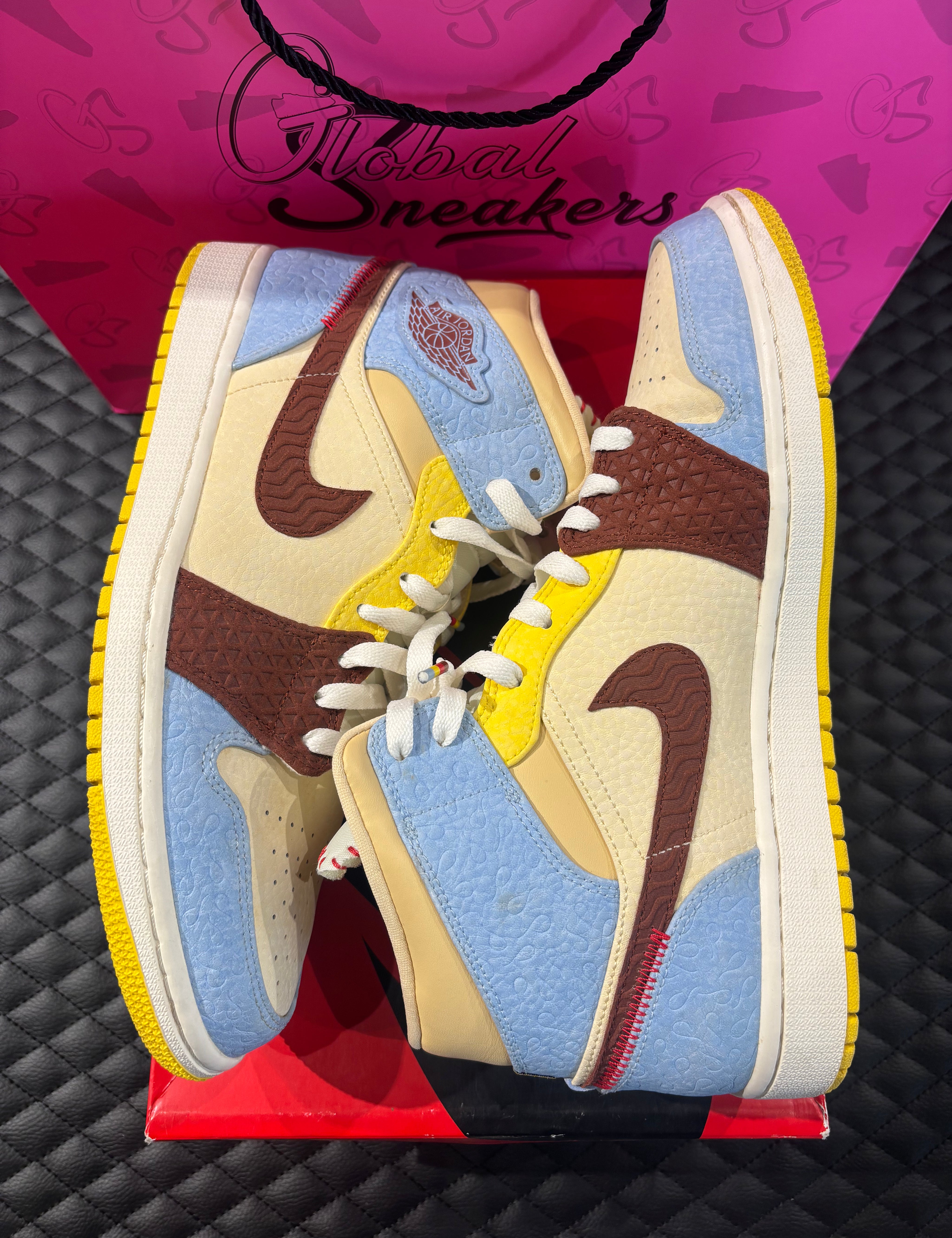 10, cuir multicolore premium, détails artisanaux, sneaker avec boîte.