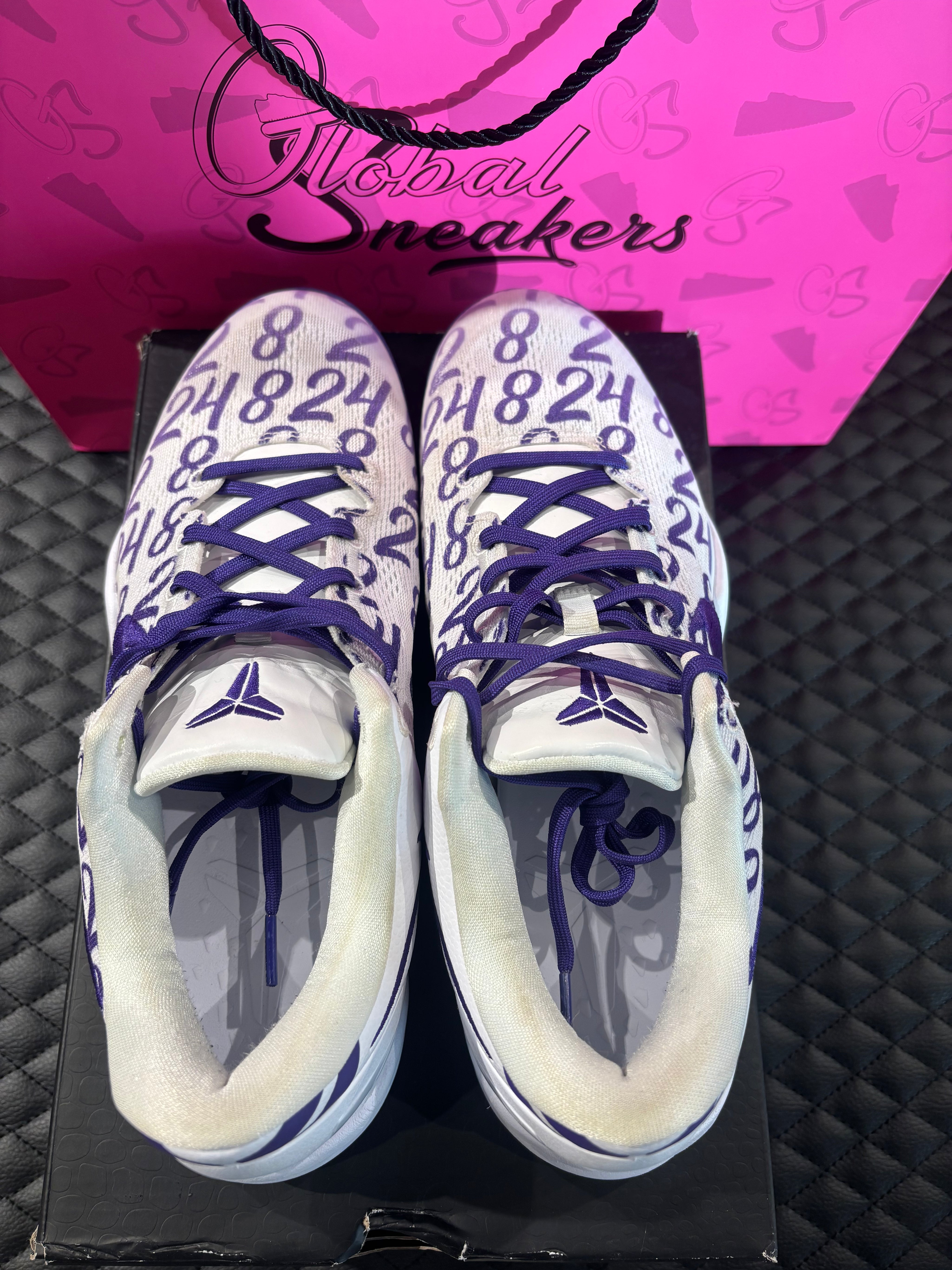 Nike Kobe 8 Protro violette d’occasion en état 9/10, mesh technique léger, coloris violet profond, sneaker avec boîte.

