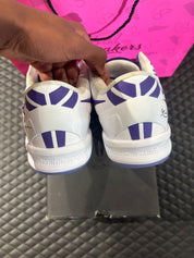 Nike Kobe 8 Protro violette d’occasion en état 9/10, mesh technique léger, coloris violet profond, sneaker avec boîte.

