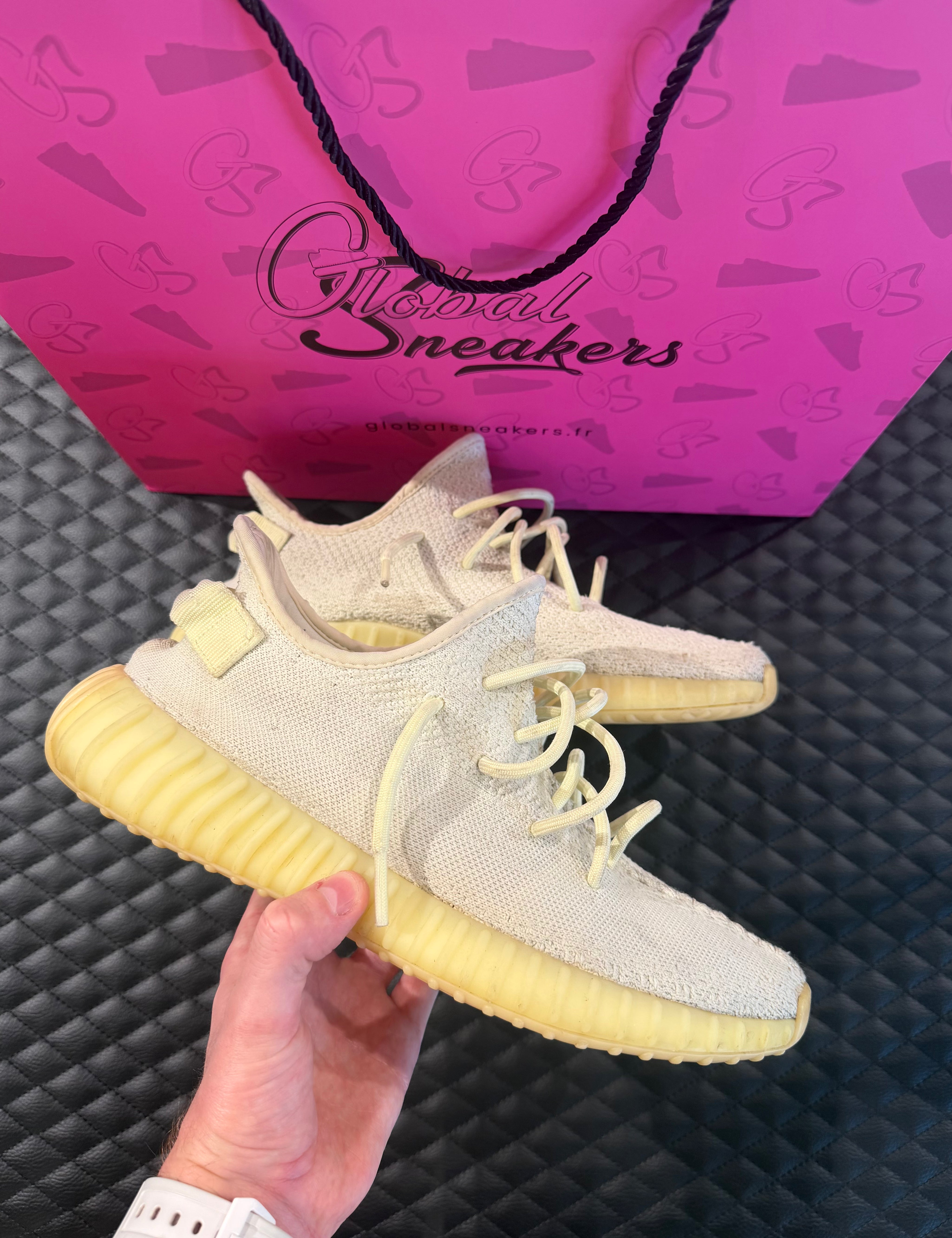 Sneakers Yeezy Boost 350 V2 Butter d’occasion en Primeknit avec amorti Boost™ premium et semelle caoutchouc.