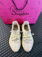 Sneakers Yeezy Boost 350 V2 Butter d’occasion en Primeknit avec amorti Boost™ premium et semelle caoutchouc.