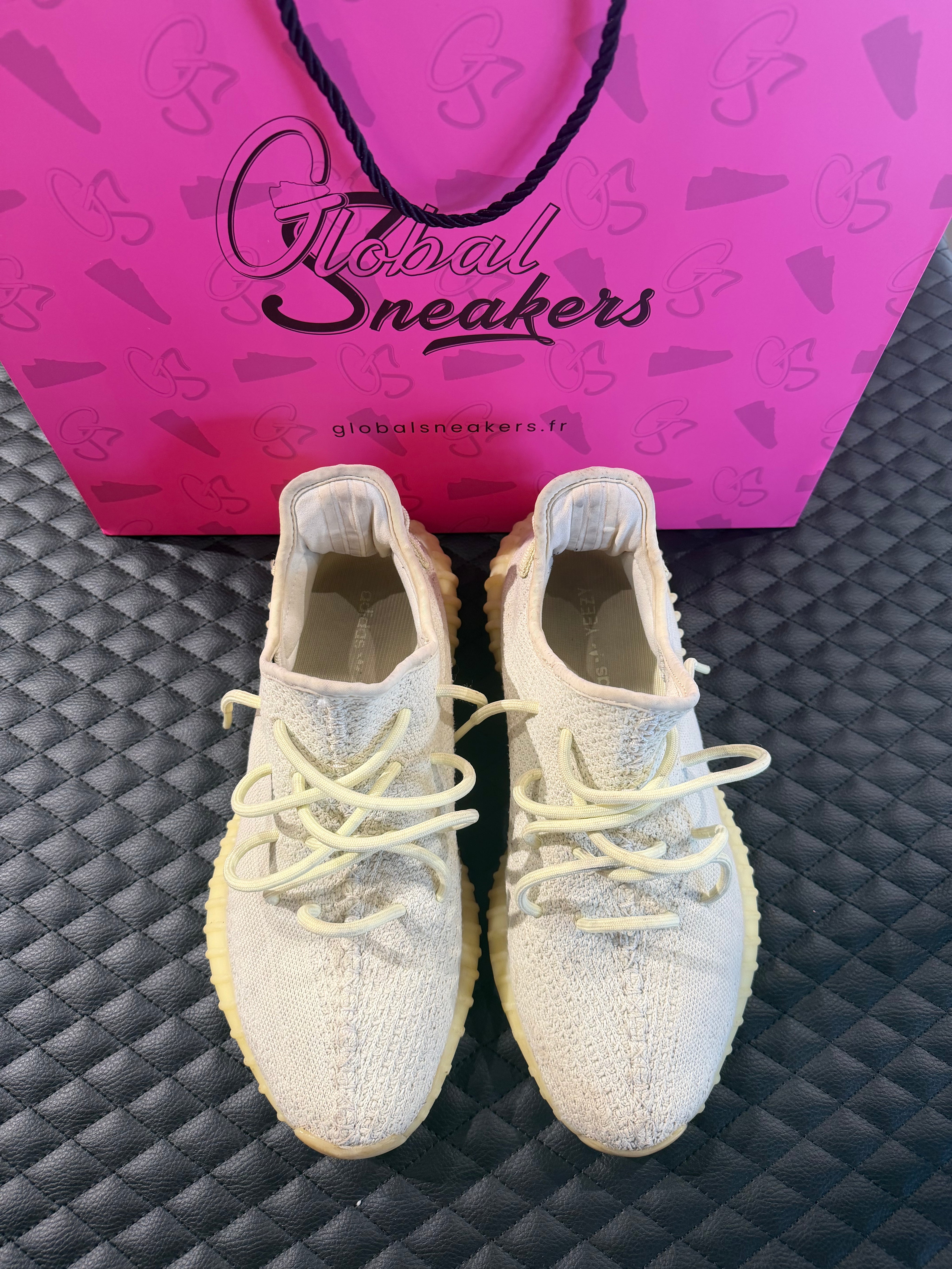 Sneakers Yeezy Boost 350 V2 Butter d’occasion en Primeknit avec amorti Boost™ premium et semelle caoutchouc.