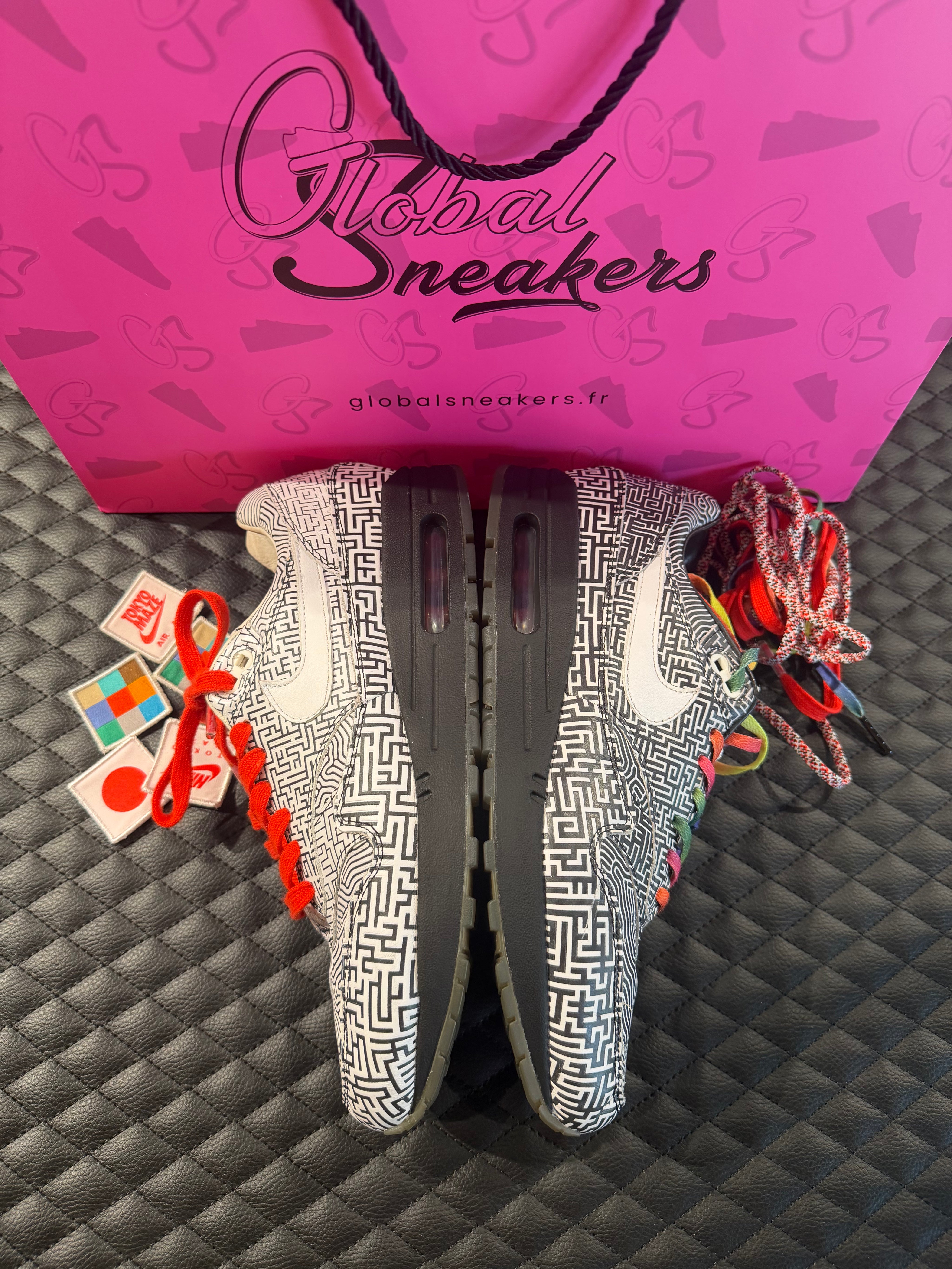 Sneakers Nike Air Max 1 Tokyo Maze d’occasion en mesh respirant et cuir premium avec amorti Air Max visible.