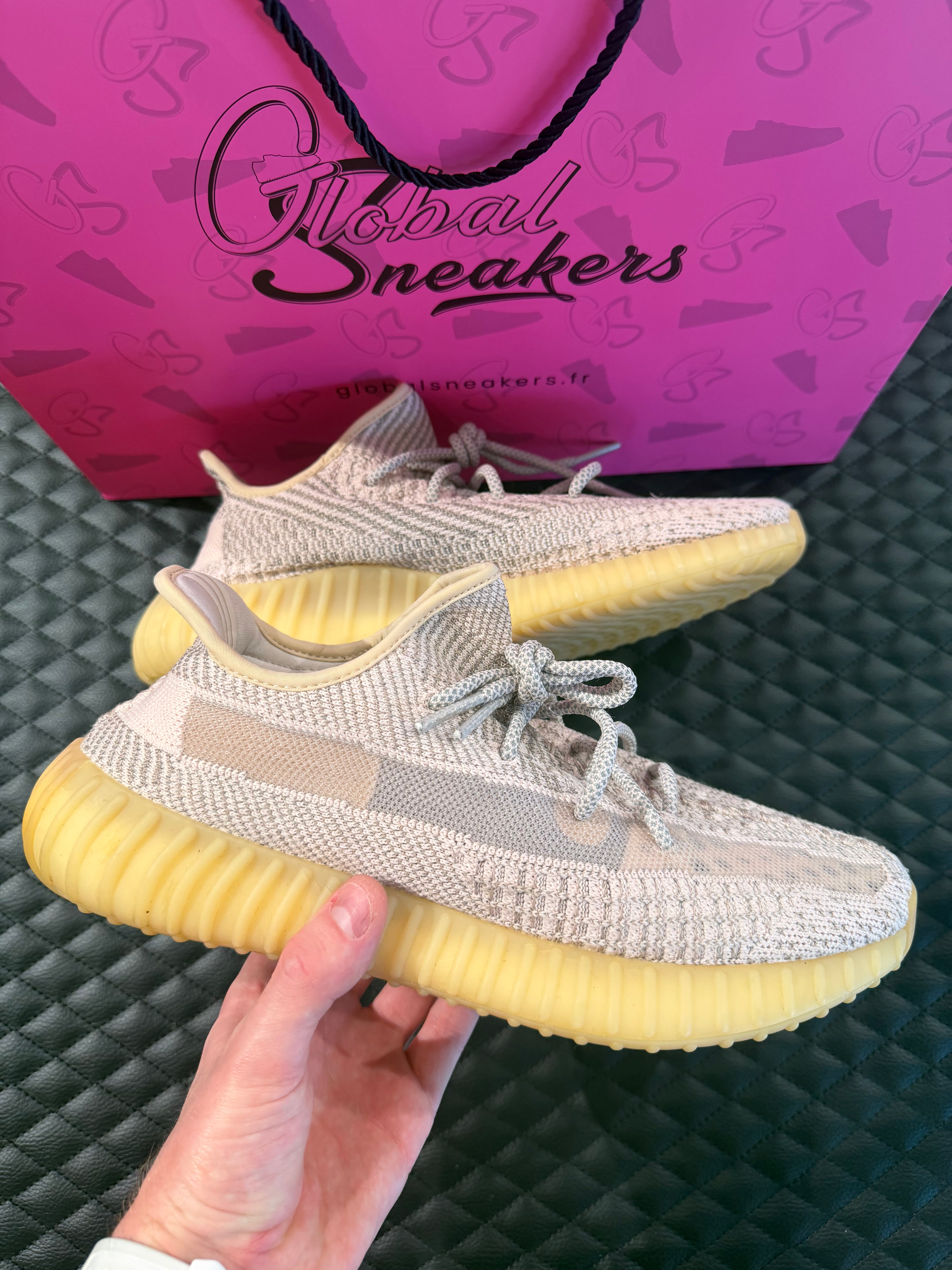 Sneakers Yeezy Boost 350 V2 Synth d’occasion en Primeknit avec amorti Boost™ premium et semelle caoutchouc.