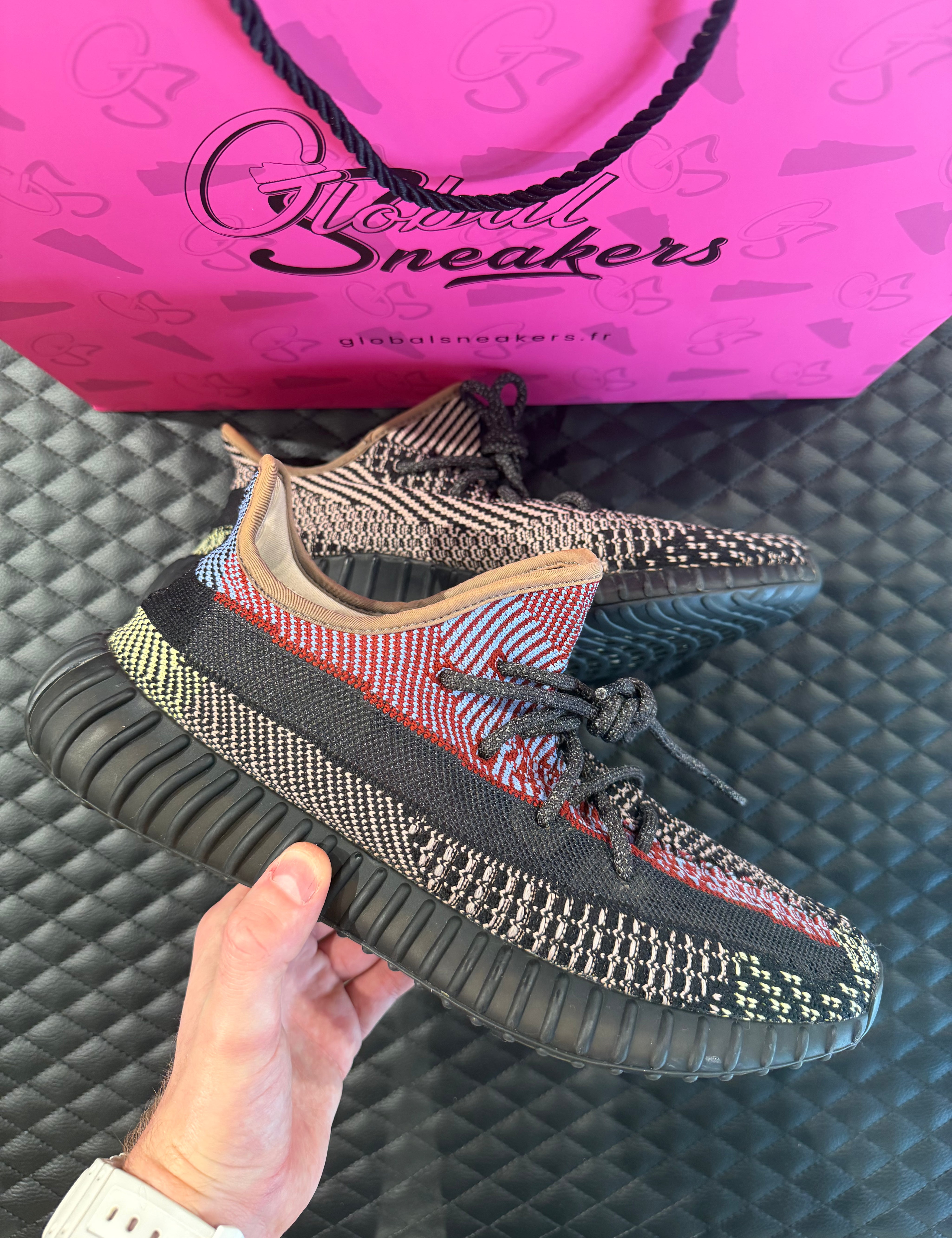 Sneakers Yeezy Boost 350 V2 Yecheil d’occasion en Primeknit avec amorti Boost™ premium et semelle caoutchouc.