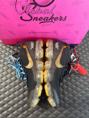 Sneakers Nike Air VaporMax Off-White Black d’occasion en mesh respirant avec amorti VaporMax Air premium et détails graphiques distinctifs.