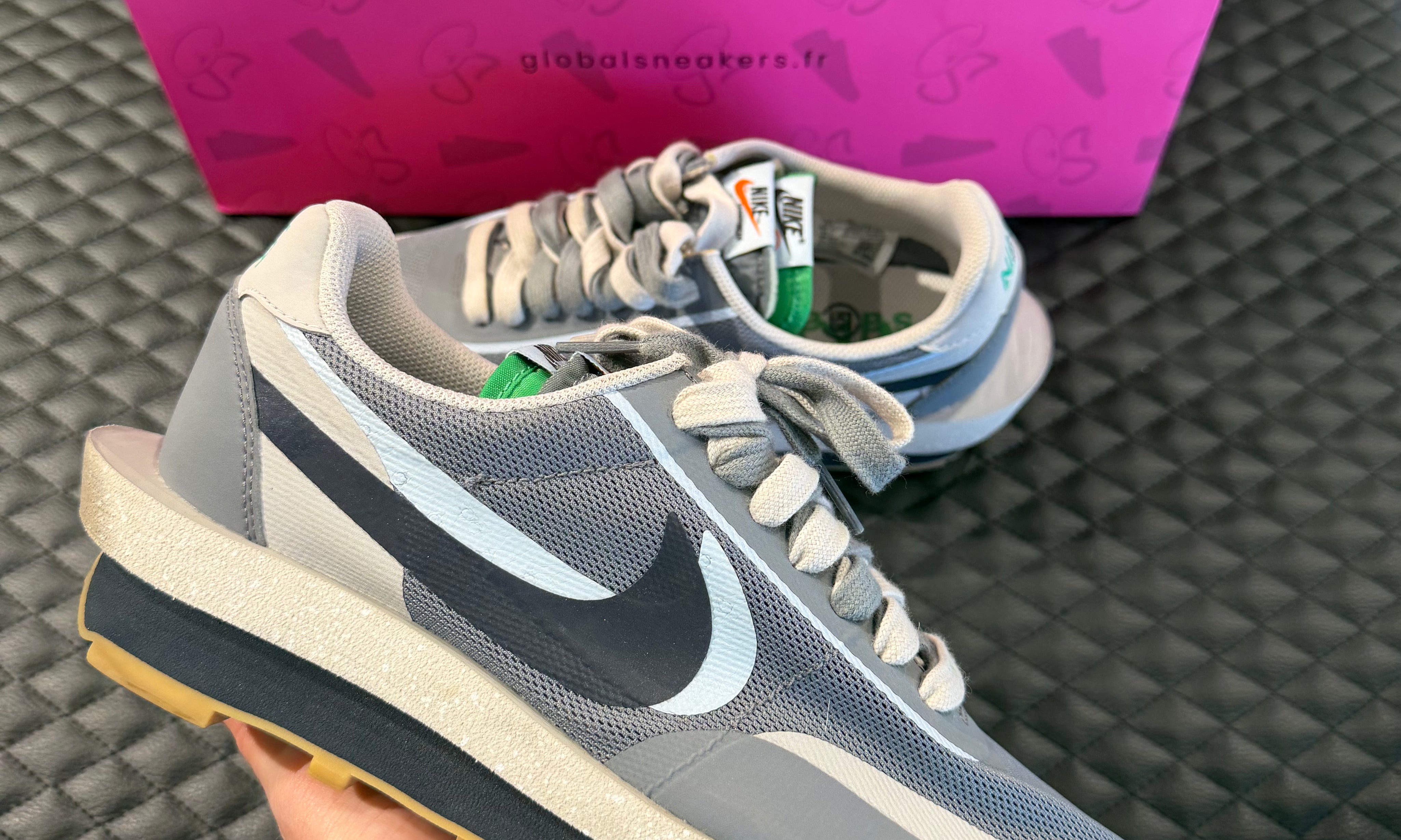 Sneakers Nike LD Waffle Sacai CLOT Kiss of Death 2 Cool Grey avec tige translucide grise, double Swoosh et semelle hybride empilée, condition 9,5 sur 10.