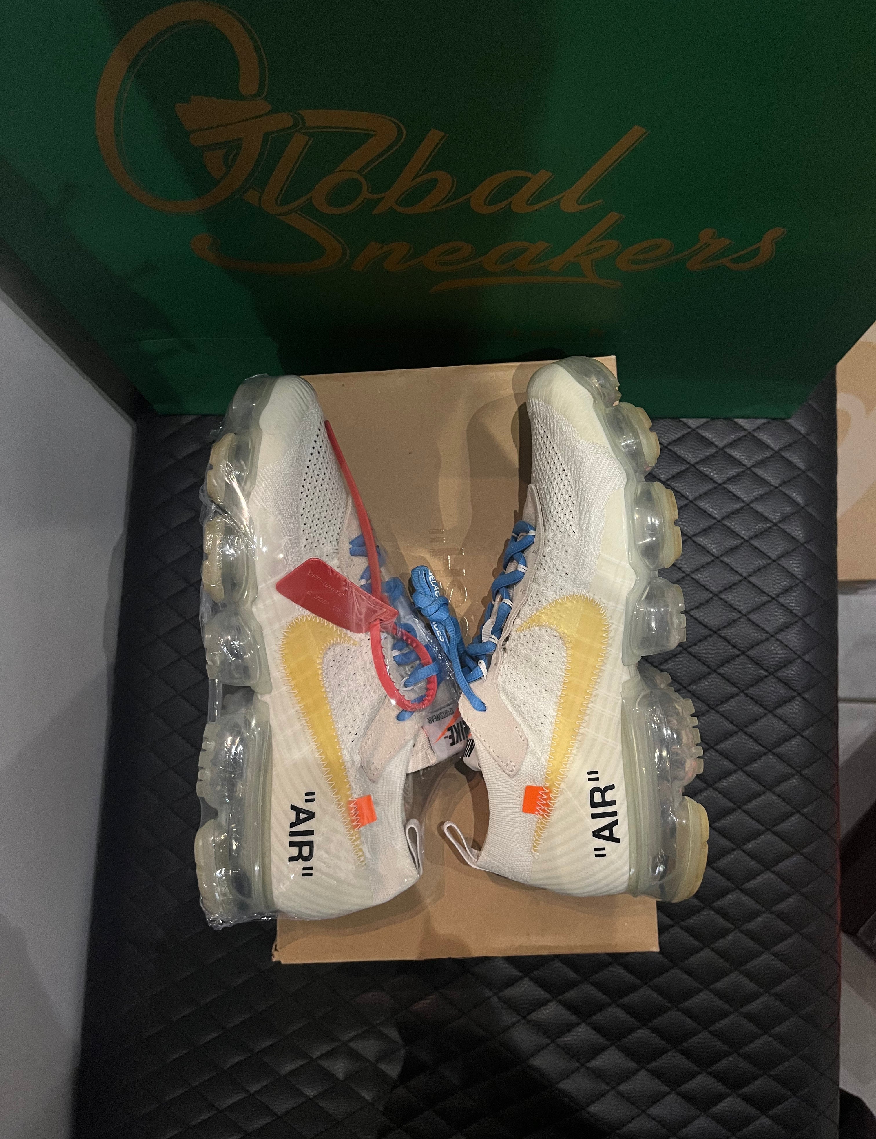 10, mesh noir, détails déconstructifs, semelle transparente, sneaker avec boîte.