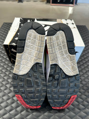 Nike Air Max 1 Evolution of Icons d’occasion, mélange de cuir, suede et mesh, coloris multiples inspirés des Air Max historiques, sneaker en bon état général.