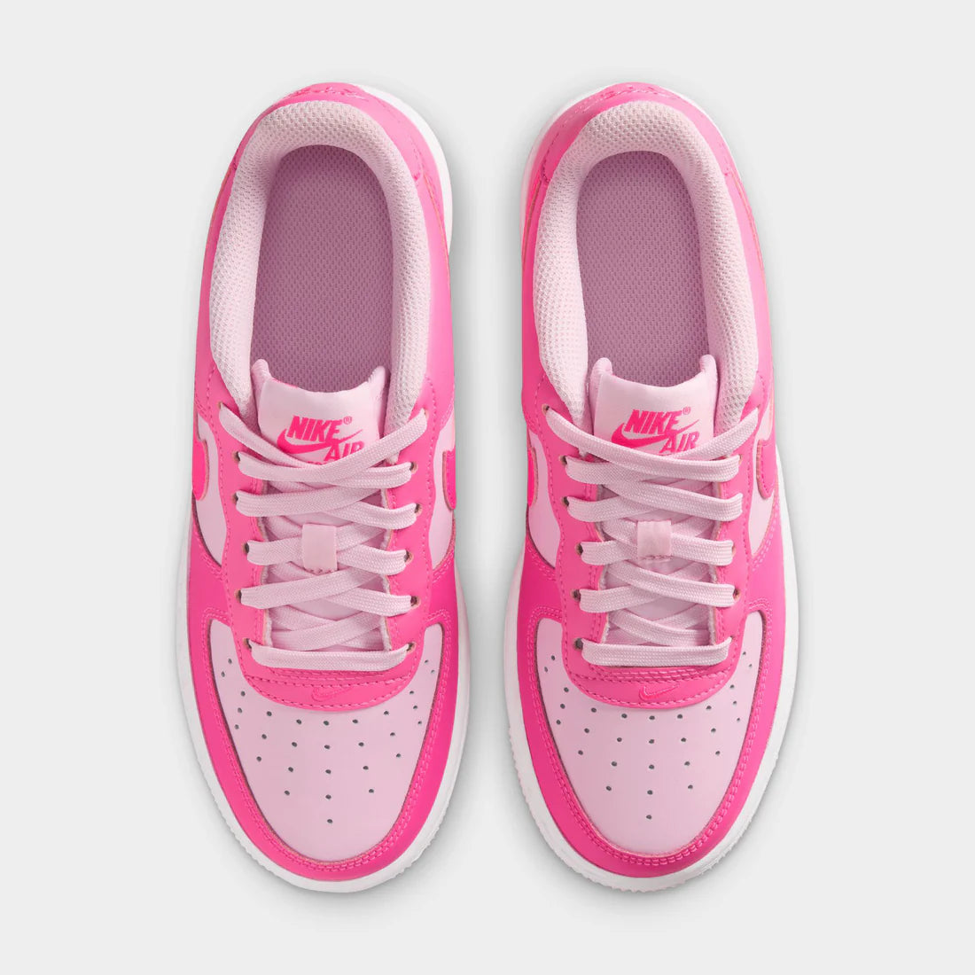 Sneakers Nike Air Force 1 Low GS roses Pinksicle et Pink Foam en cuir premium avec amorti Air iconique