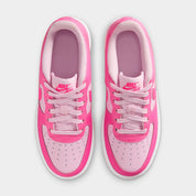 Sneakers Nike Air Force 1 Low GS roses Pinksicle et Pink Foam en cuir premium avec amorti Air iconique