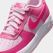Sneakers Nike Air Force 1 Low GS roses Pinksicle et Pink Foam en cuir premium avec amorti Air iconique