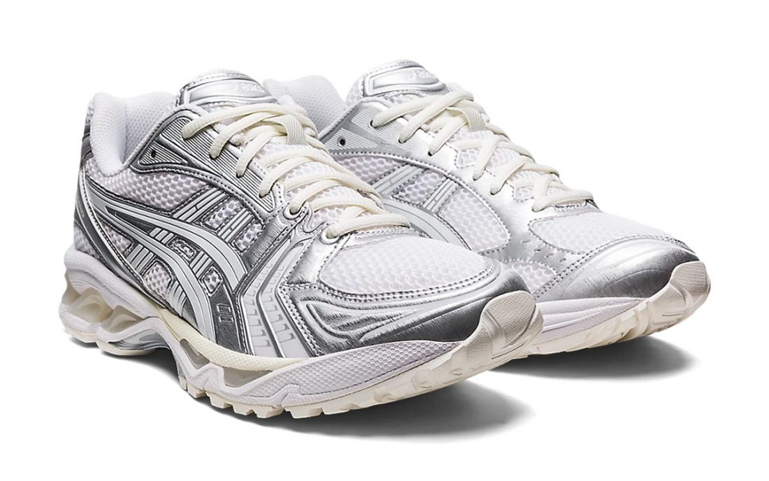 Chaussure de running JJJJound x ASICS GEL-Kayano 14 Silver White , semelle confortable , vue de 3/4