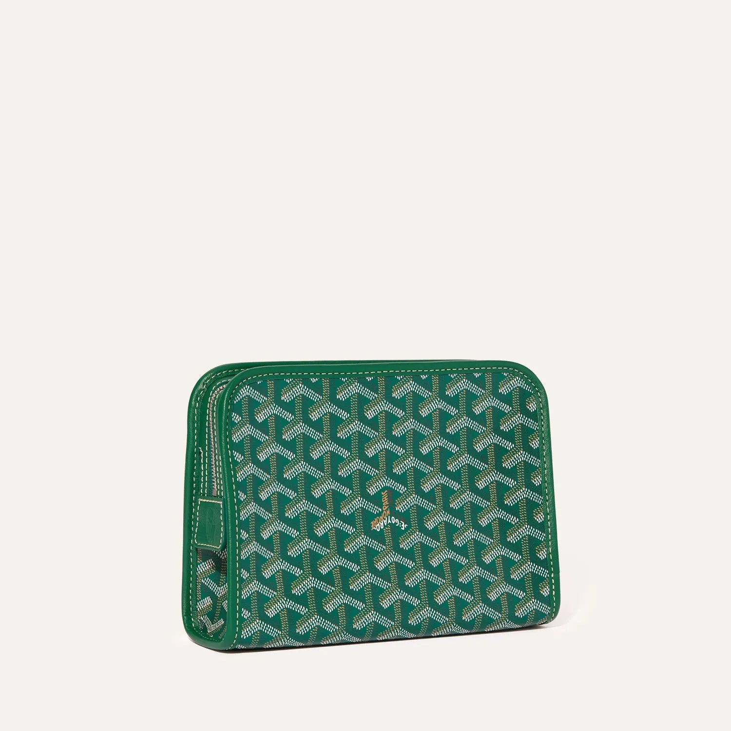 Goyard Jouvence Toiletry Bag PM Green, trousse de toilette verte en toile Goyardine avec détails en cuir, motif chevrons et fermeture zippée.