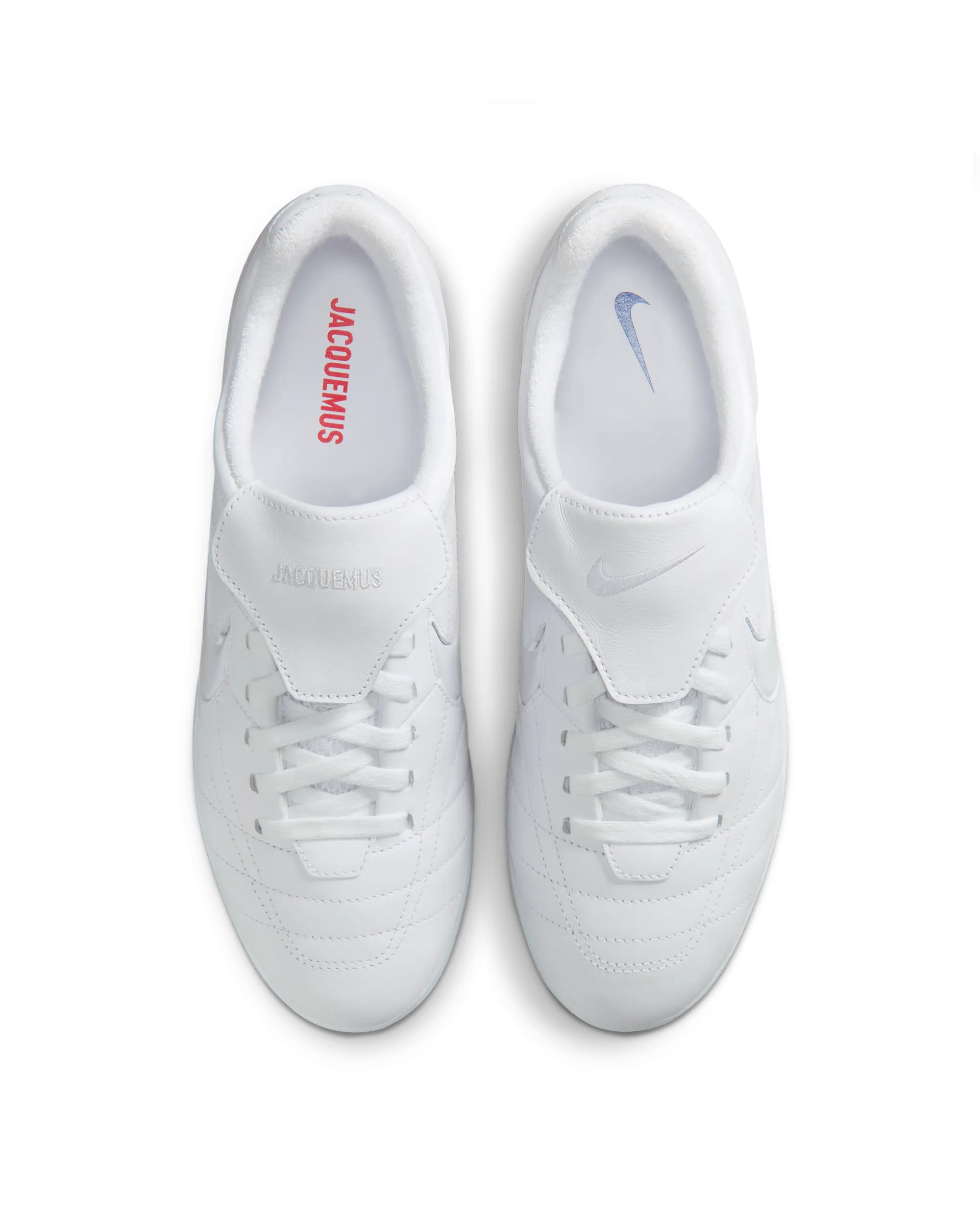 Nike Cryoshot Tiempo R10 Jacquemus en cuir premium avec semelle Cryoshot futuriste et design inspiré du football vintage haut de gamme.