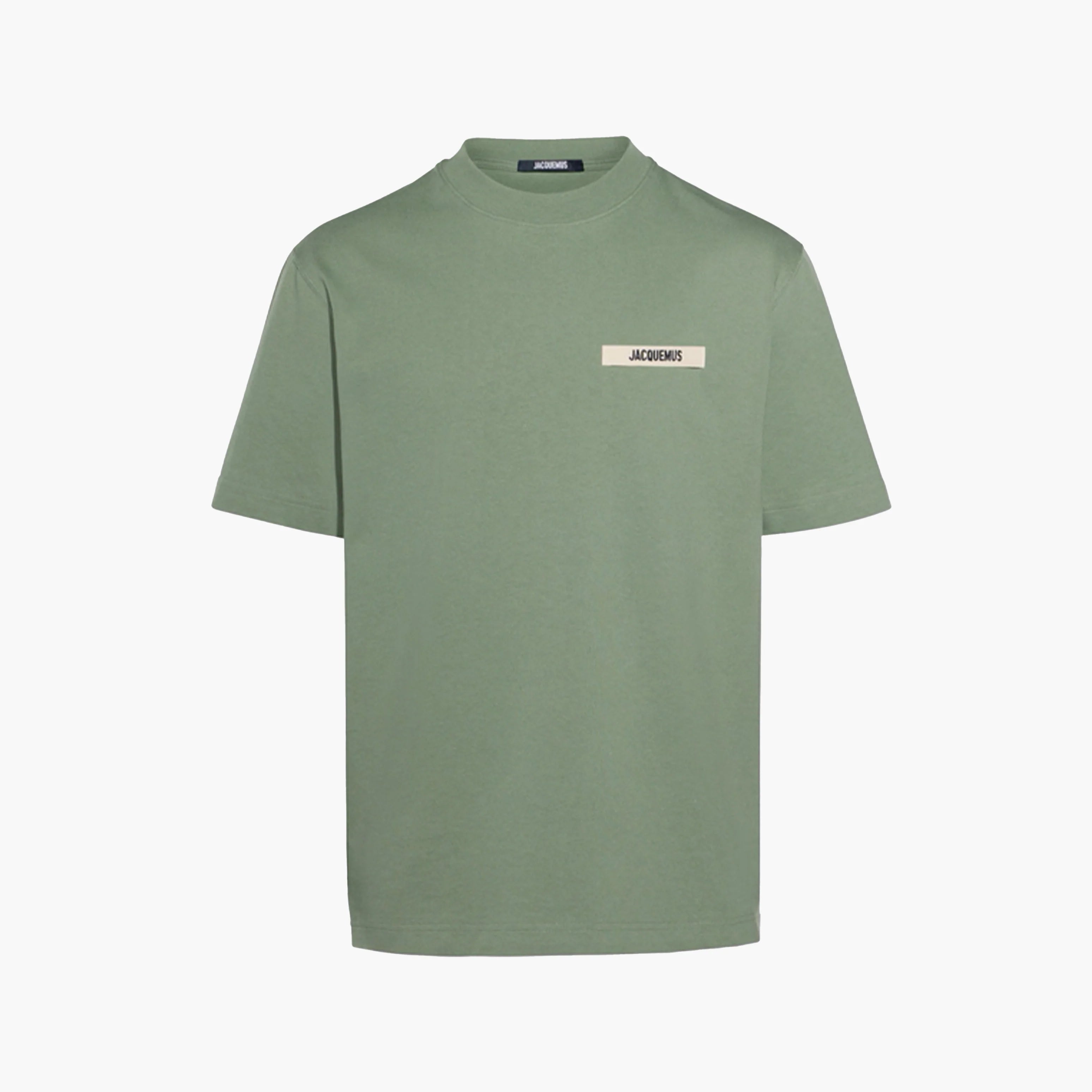 TEE SHIRT JACQUEMUS VERT KAKI AVEC LOGO ETIQUETTE BRODEE JACQUEMUS COTE COEUR