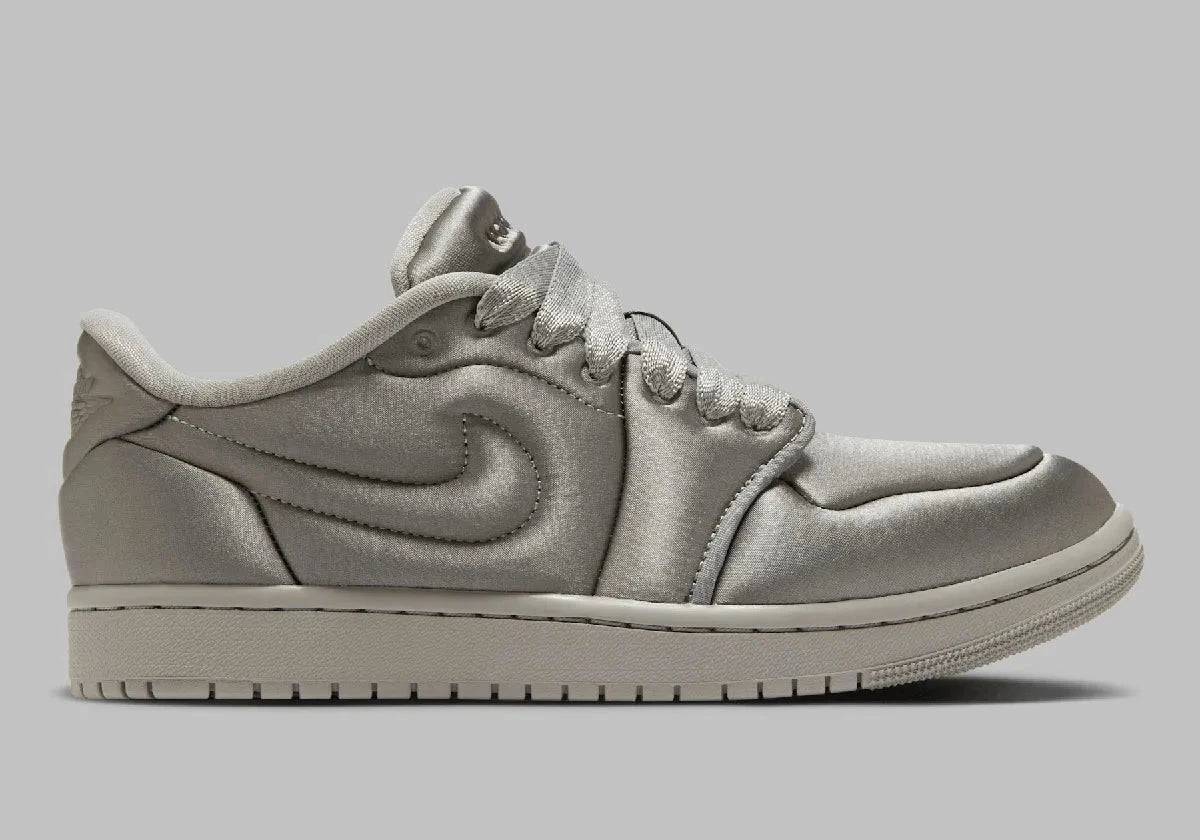 Jordan 1 Low Method of Make Satin Medium Grey gris brillant volume ronde blanche 