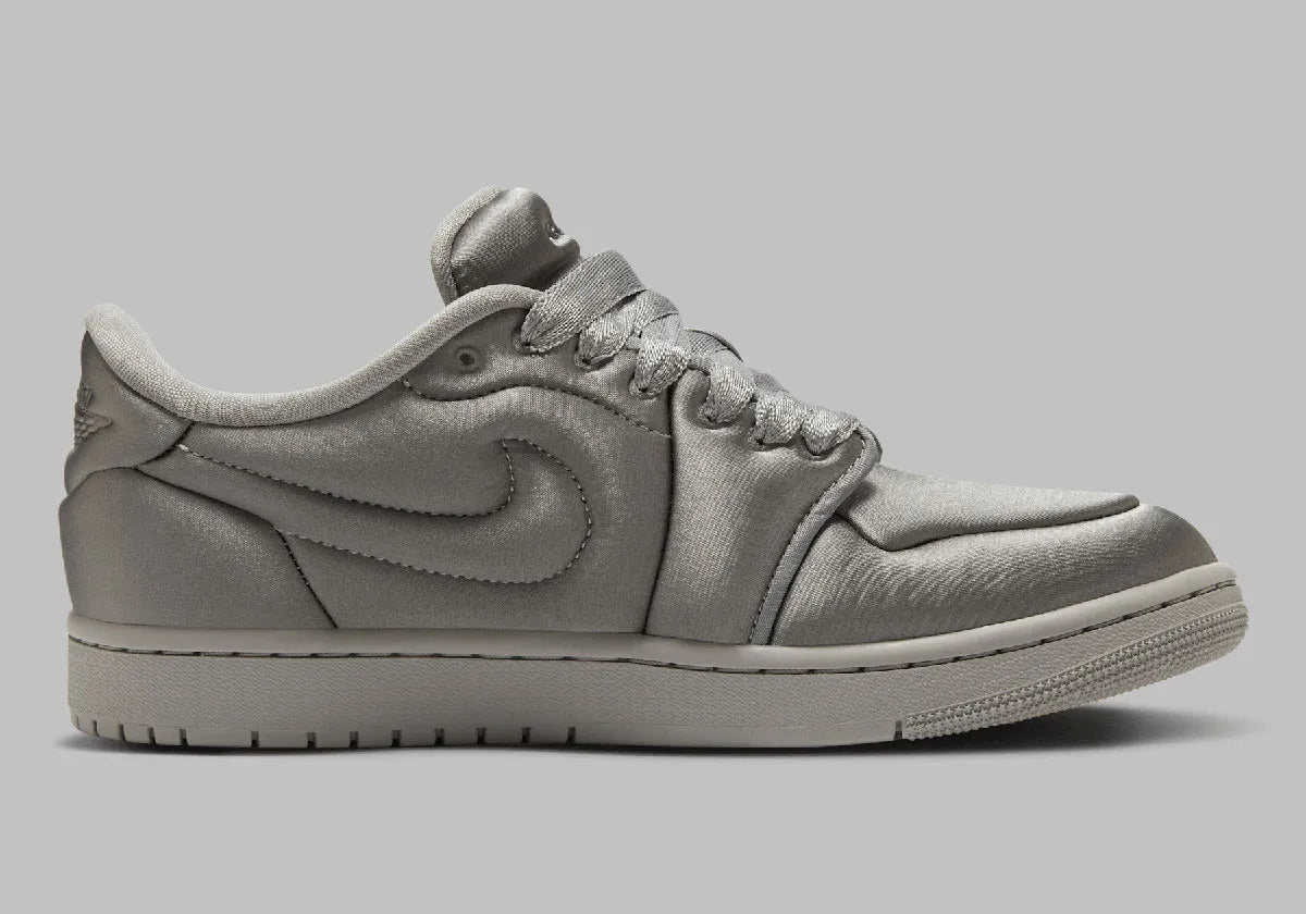 Jordan 1 Low Method of Make Satin Medium Grey gris brillant volume ronde blanche 