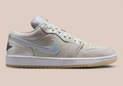 Jordan 1 Low SE Year of the Snake (2025) beige bleu crème serpent nouvelle an