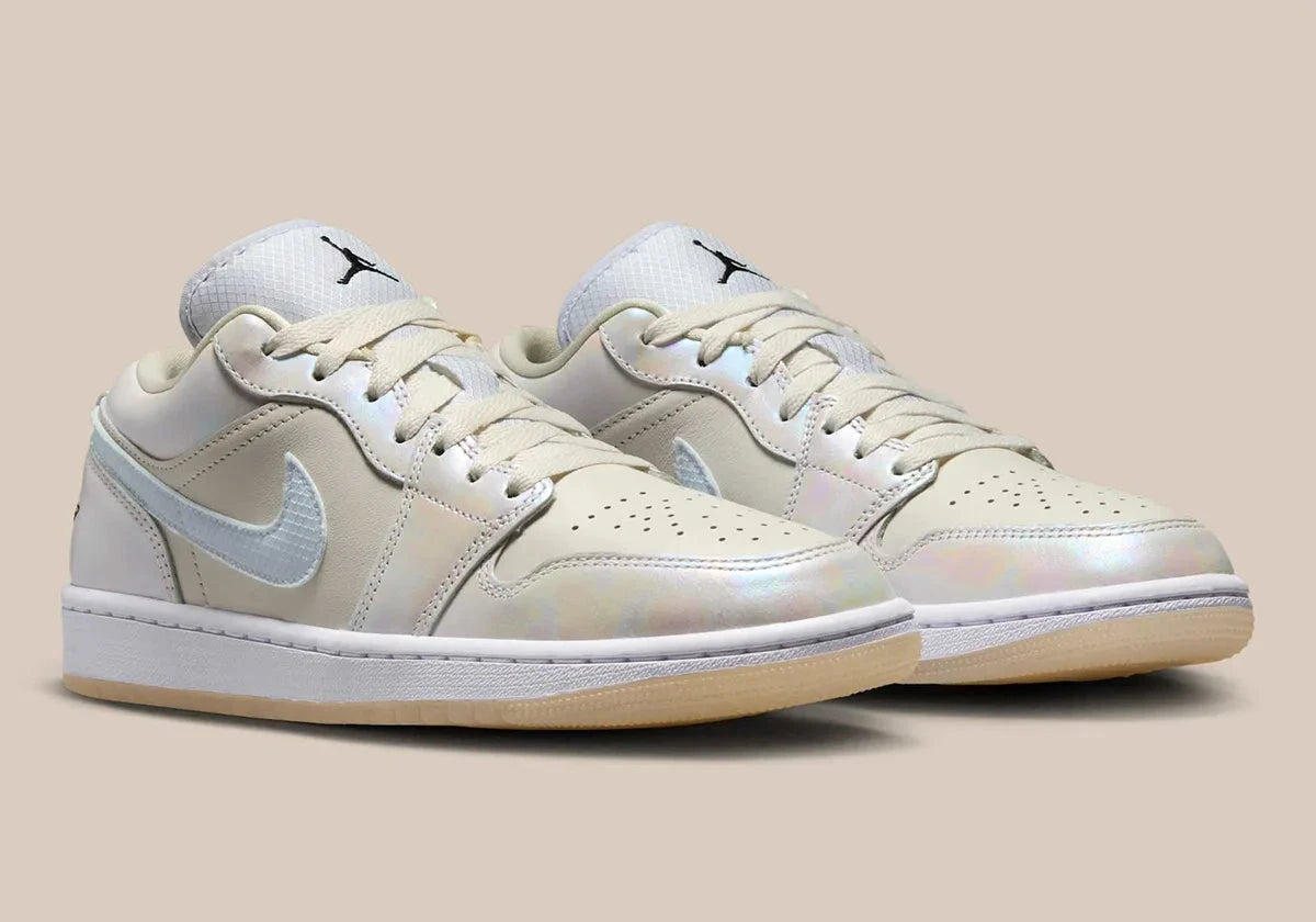 Jordan 1 Low SE Year of the Snake (2025) beige bleu crème serpent nouvelle an