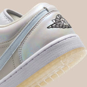 Jordan 1 Low SE Year of the Snake (2025) beige bleu crème serpent nouvelle an