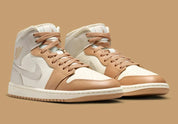 Chaussure de ville Jordan 1 Mid Tan Toe , marron , gris , crème , semelle confortable, vu de 3/4