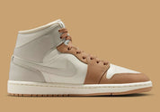 Chaussure de ville Jordan 1 Mid Tan Toe , marron , gris , crème , semelle confortable, vu de profil