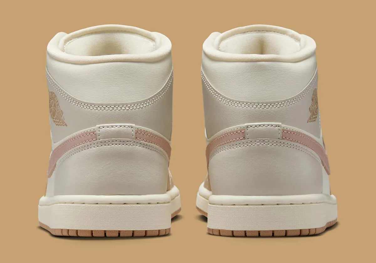 Chaussure de ville Jordan 1 Mid Tan Toe , marron , gris , crème , semelle confortable, vu de derrière