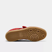 Sneaker Adidas Samba Jane Red Gum en cuir rouge premium avec bride Mary Jane et semelle gomme rétro iconique. vue semelle