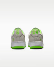 Nike Air Force 1 Low Kobe Bryant Forever Vast Grey Electric Green, sneaker Nike en hommage à Kobe Bryant avec amorti Nike Air, coloris Vast Grey et Electric Green et finitions premium.