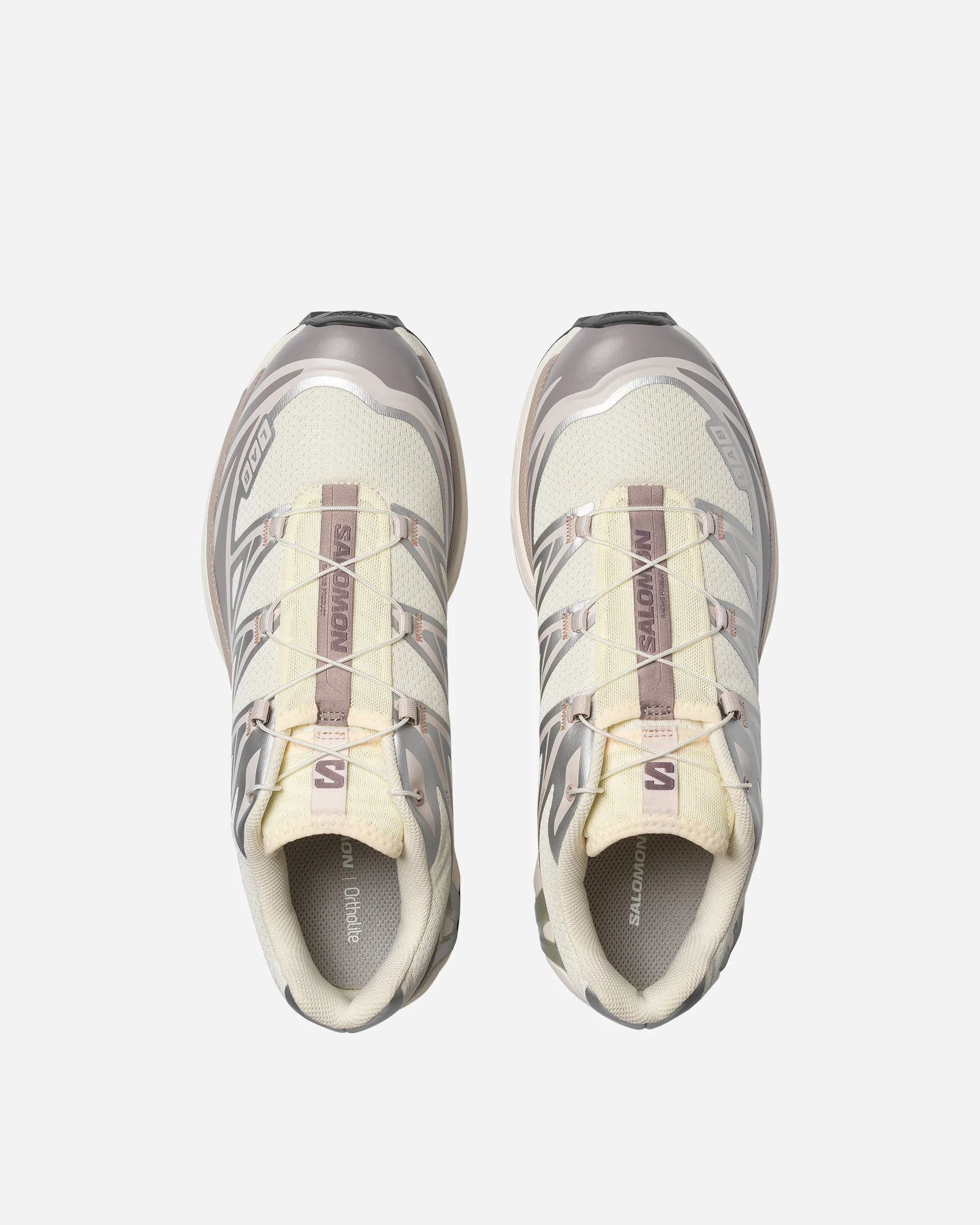 Salomon XT-6 Vanilla Ice Silver Lilac Ash avec tige en mesh technique respirant, empiècements synthétiques crème, argentés et lilas, système Quicklace™ et semelle Contagrip® vue du dessus. 