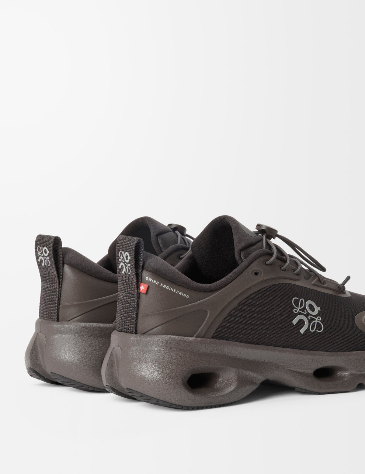 Sneakers On Running Cloudsolo LOEWE femme en Dark Brown et Black avec mesh respirant et amorti CloudTec® premium.