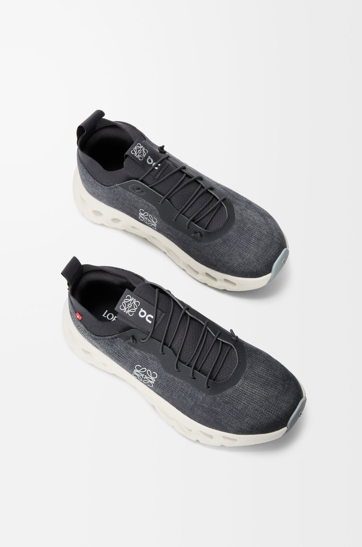 Sneakers On Running Cloudtilt LOEWE femme en Denim Grey avec tige technique respirante et amorti CloudTec® premium.