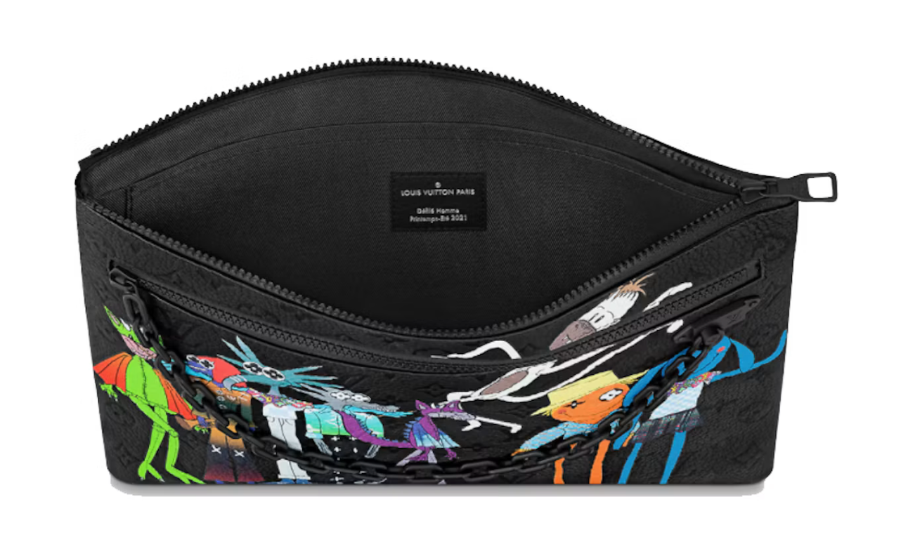 Louis Vuitton A4 Pouch en cuir Taurillon grainé avec finitions métalliques noires et silhouette rectangulaire fine au format A4.