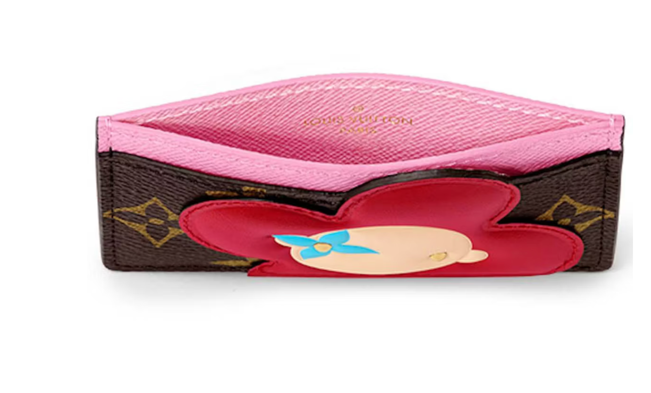 Louis Vuitton Card Holder Fleur Rouge beige bleu rose marron logo 