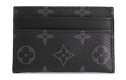 Louis Vuitton Card Holder Porte Cartes Double Monogram Eclipse Black/Grey en toile Monogram noire et grise avec quatre fentes et poche centrale.