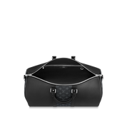 Louis Vuitton Keepall Bandoulière 50 Black en cuir de veau embossé Monogram noir avec poignées roulées, bandoulière amovible, fermeture zippée à double curseur et finitions métalliques.