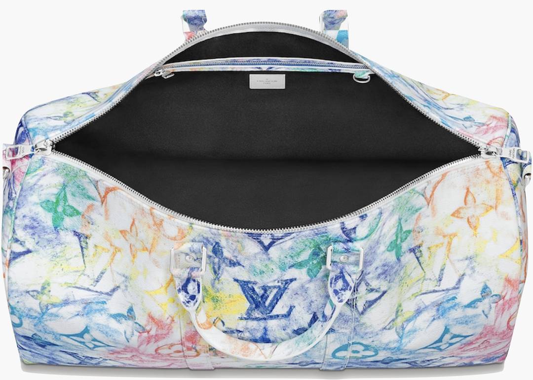 Louis Vuitton Keepall Bandoulière 50 Pastel Multicolor en toile Monogram pastel multicolore avec garnitures en cuir naturel, poignées roulées, bandoulière amovible, fermeture zippée et finitions métalliques.