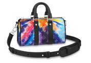 Louis Vuitton Keepall XS Sunset Monogram Multicolor en toile Monogram multicolore avec finitions argentées et bandoulière.