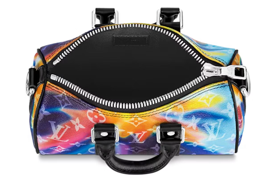 Louis Vuitton Keepall XS Sunset Monogram Multicolor en toile Monogram multicolore avec finitions argentées et bandoulière.