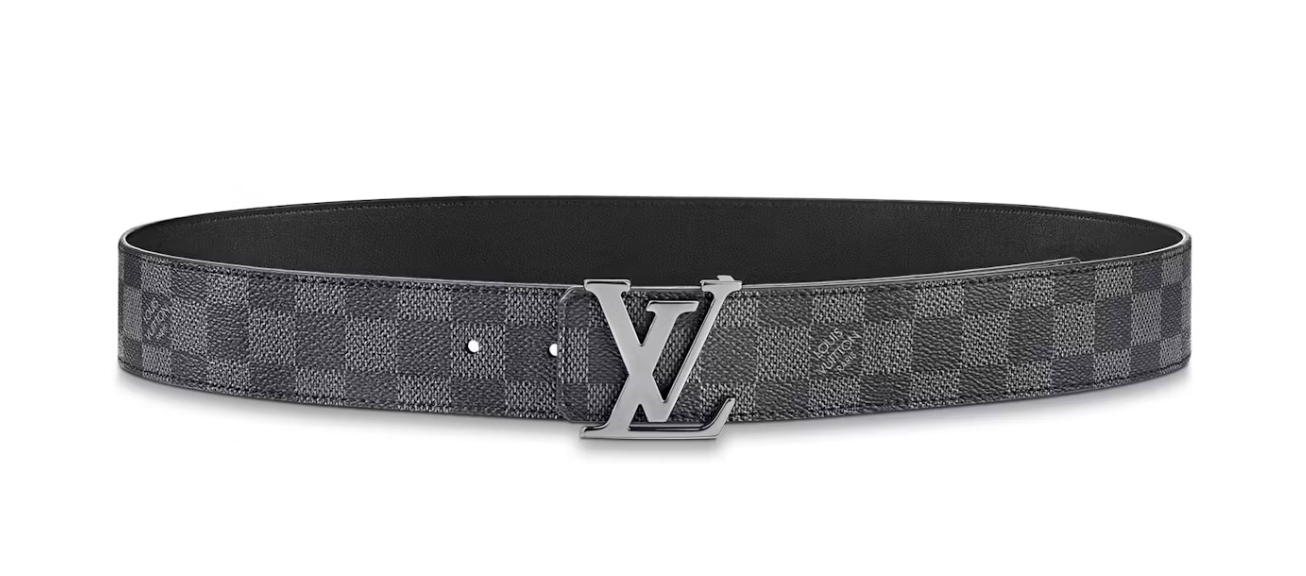Louis Vuitton LV Initiales Silver Buckle Reversible Belt Damier Graphite 40mm Black Lining avec toile gris-noir, cuir noir et boucle LV argentée.