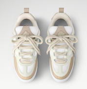 Louis Vuitton LV Skate Sneaker Beige White, sneaker de luxe Louis Vuitton beige et blanche inspirée du skate avec matériaux premium et finitions haut de gamme.