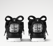 Louis Vuitton LV Skate Sneaker Black White, sneaker de luxe Louis Vuitton noire et blanche inspirée du skate avec matériaux premium et finitions haut de gamme.