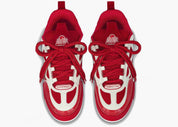Louis Vuitton LV Skate Sneaker Red White, sneaker de luxe Louis Vuitton rouge et blanche inspirée du skate avec matériaux premium et finitions haut de gamme.